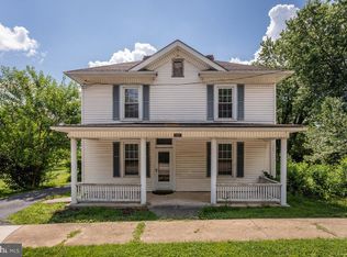 1221 Keezletown Rd, Weyers Cave, VA 24486