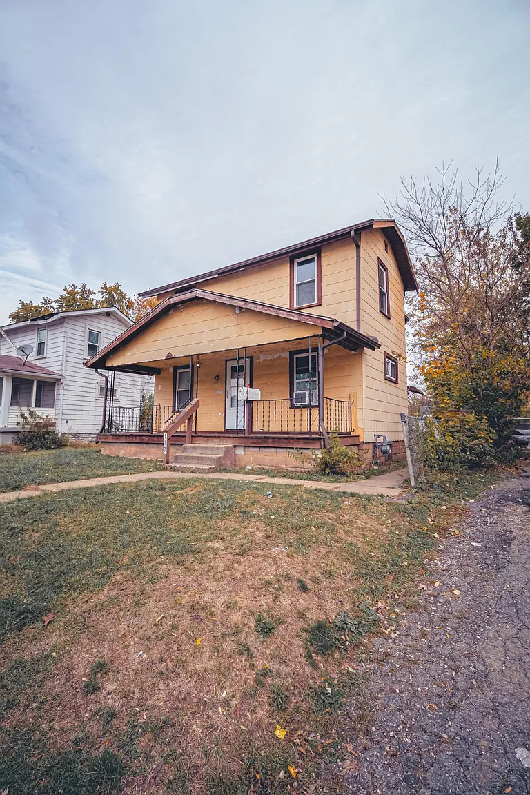 712 S Wayne Ave photo 1