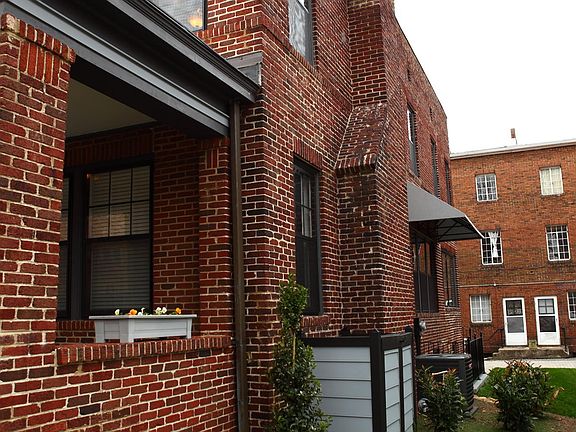 2nd image of 804 W Hill Ave