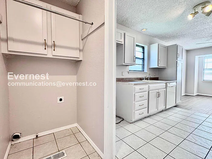 3208 S 137th East Ave — Photo 17