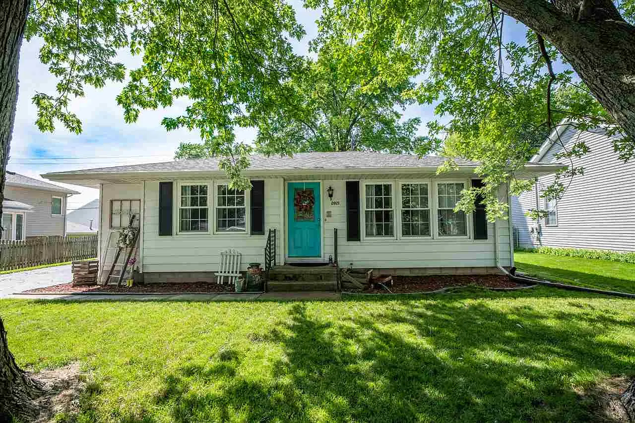 2021 S Mahark Ln photo 1
