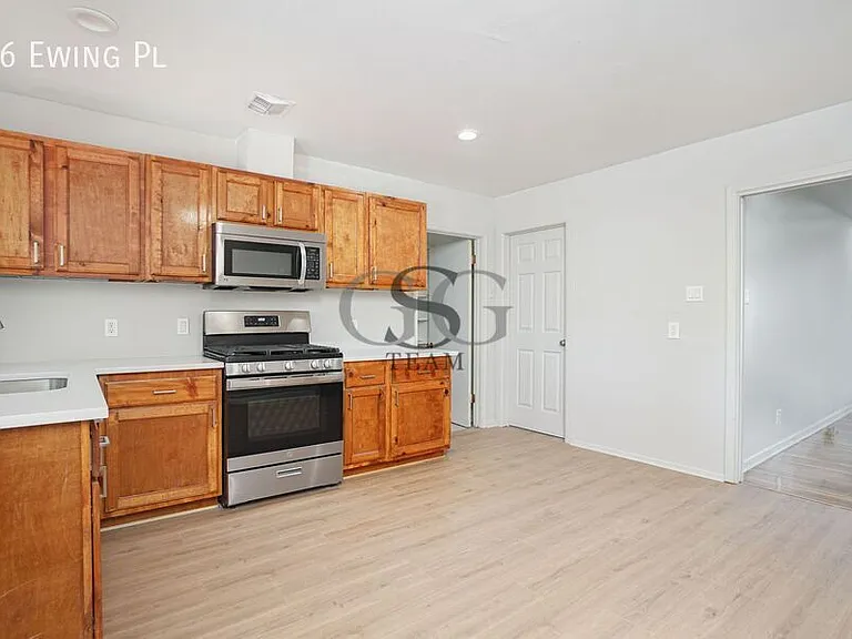 56 Ewing Pl — Photo 7