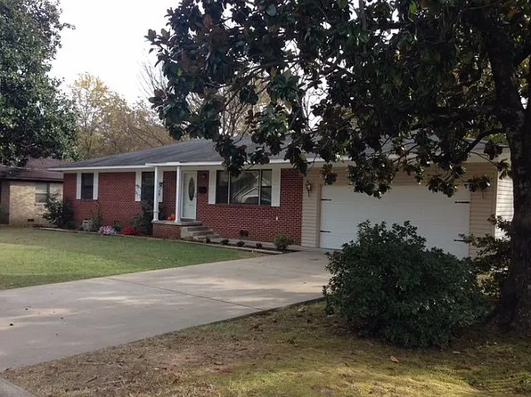 2159 Hickory St, Conway, AR 72034