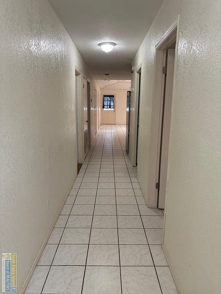 3 bed, 2.0 bath, 1413 sqft, $2,800 — Photo 4