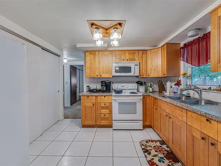 7144 Kapp Ct — Photo 5