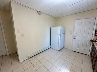32 S Reid St APT 1, Elizabeth, NJ 07201