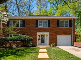 3158 Ravenwood Dr, Falls Church, VA 22044