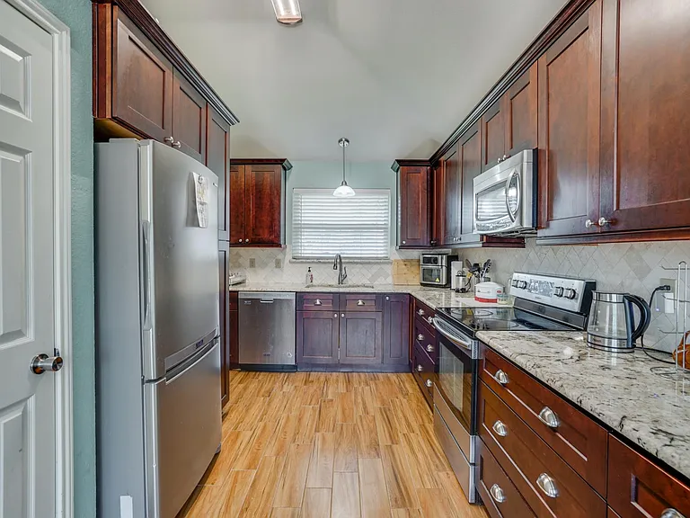 369 Phillips Dr — Photo 18