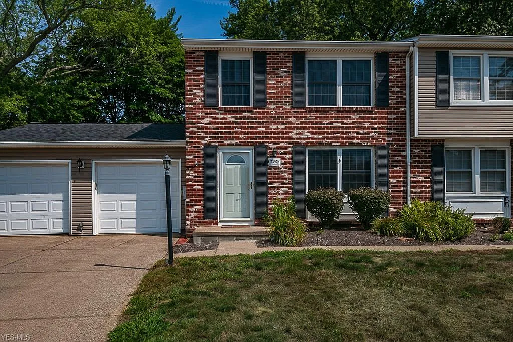 7397 N Chestnut Commons Dr #M photo 1