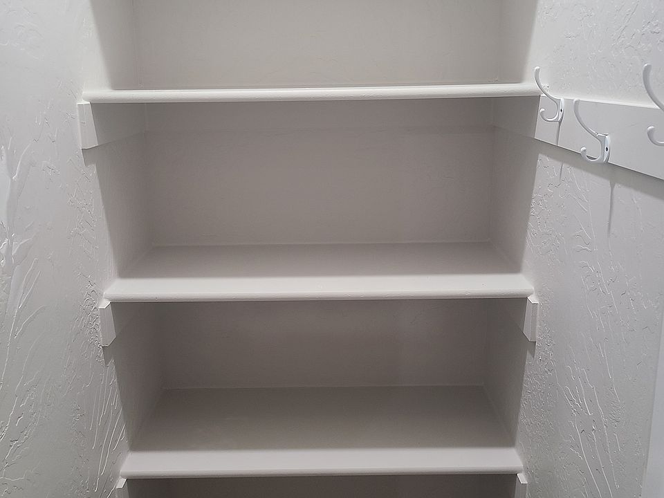 Kitchen pantry closet