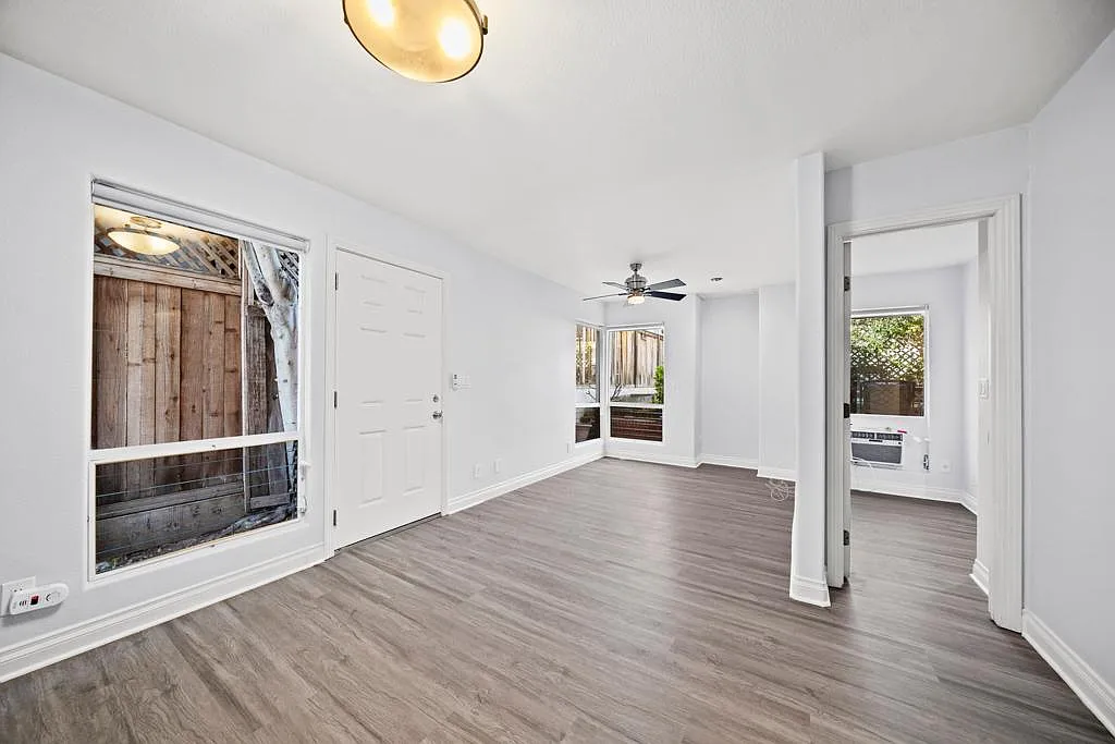 1 bed, 450 sqft, $2,395 — Photo 1