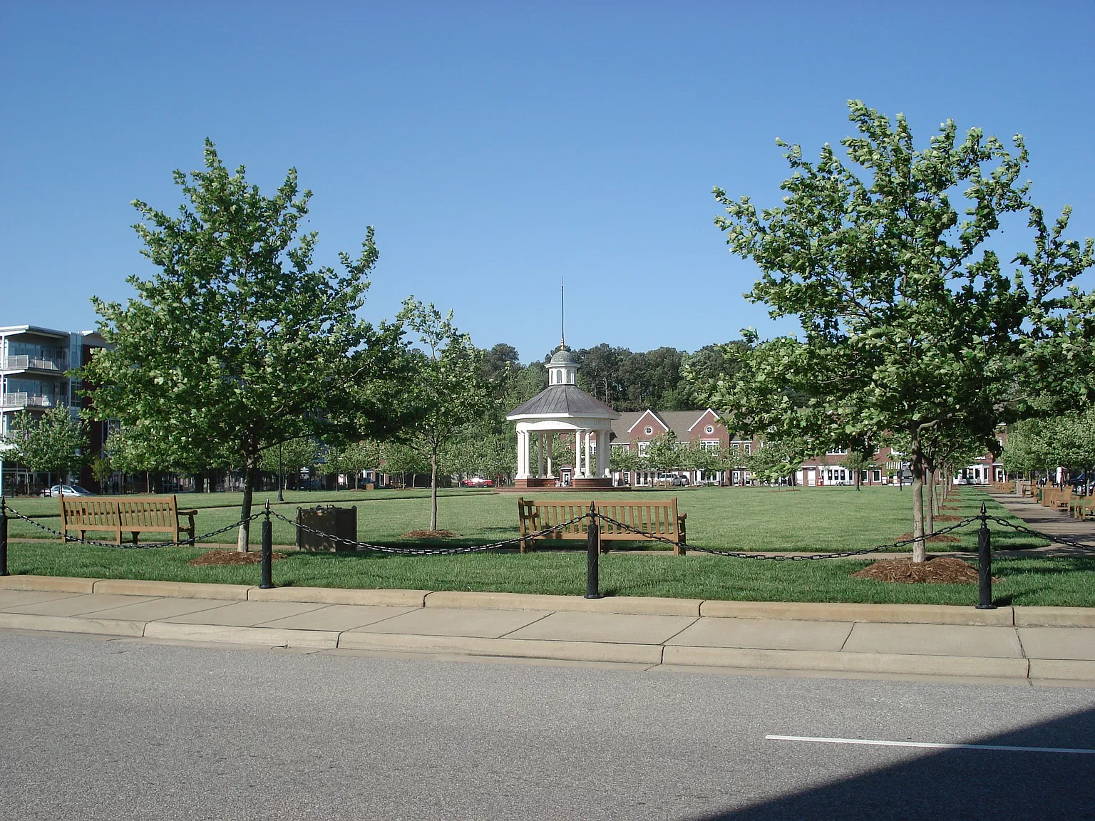 3 bed, 3.5 bath, 3100 sqft, $1,200 — Photo 3
