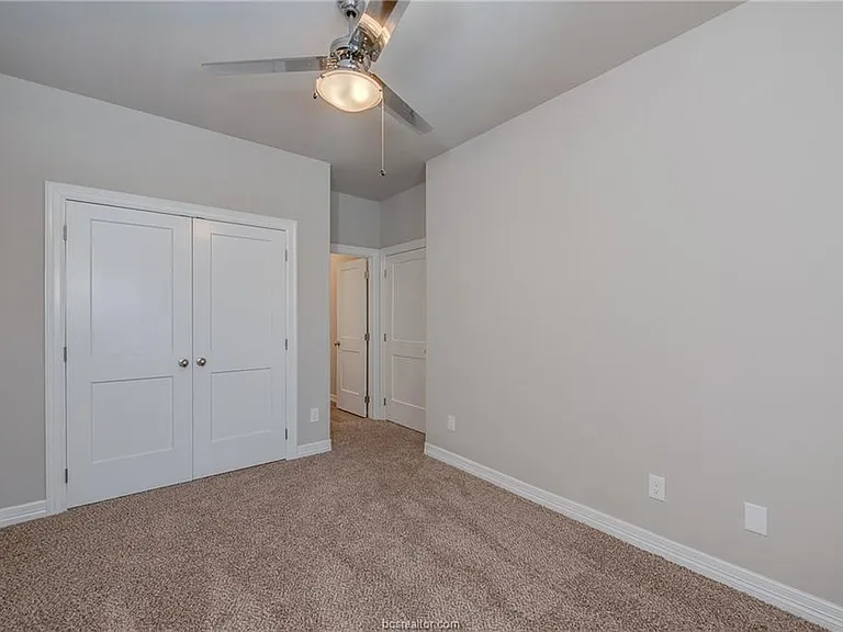 404 Poplar St #A — Photo 15