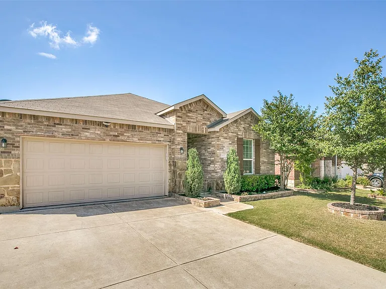 2400 Gelbray Pl — Photo 2