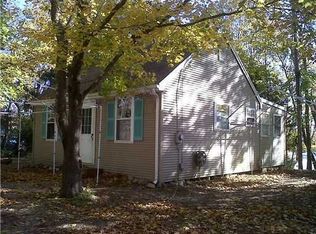 36 Russell Rd, Glocester, RI 02859