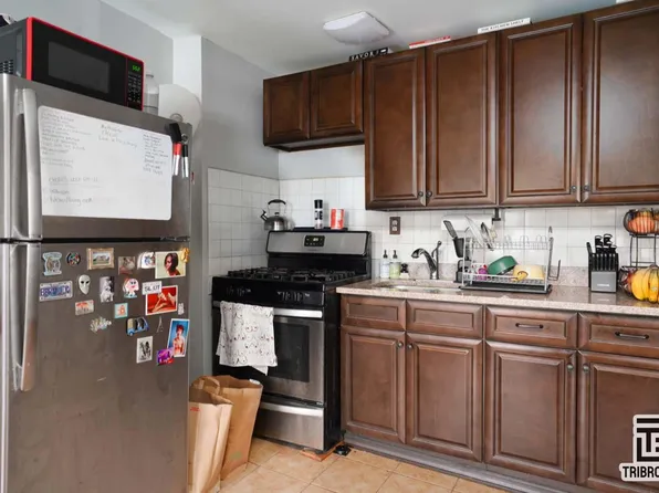 626 Willoughby Avenue image 3 of 8