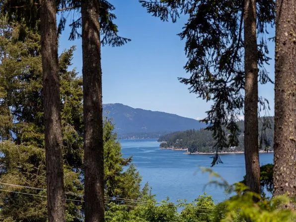 7084 Willis Point Rd, Capital, BC V9E 2A1