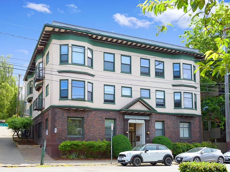 432 Summit Ave E — Photo 6