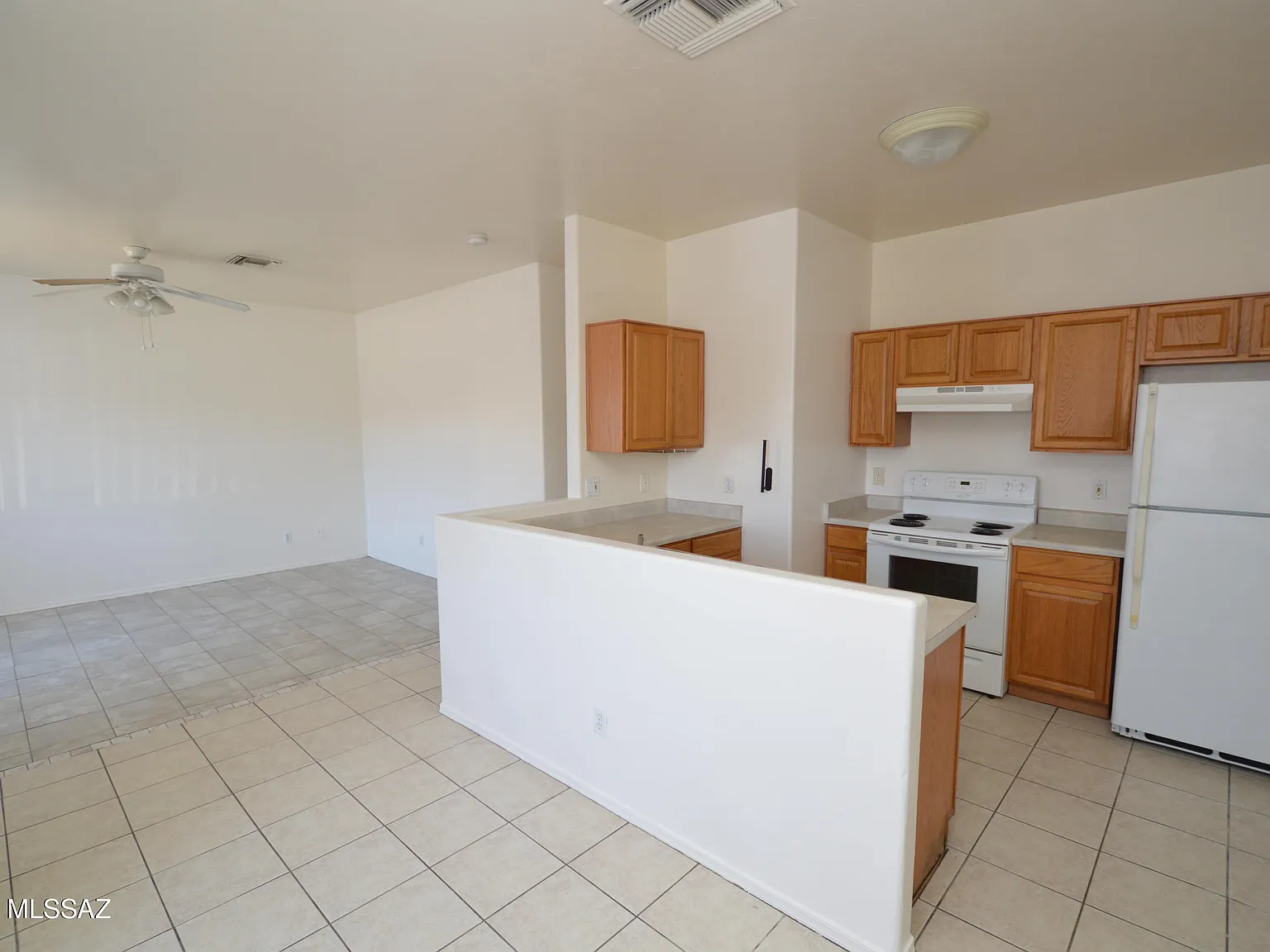2 bed, 2.0 bath, 966 sqft, $1,400 — Photo 3