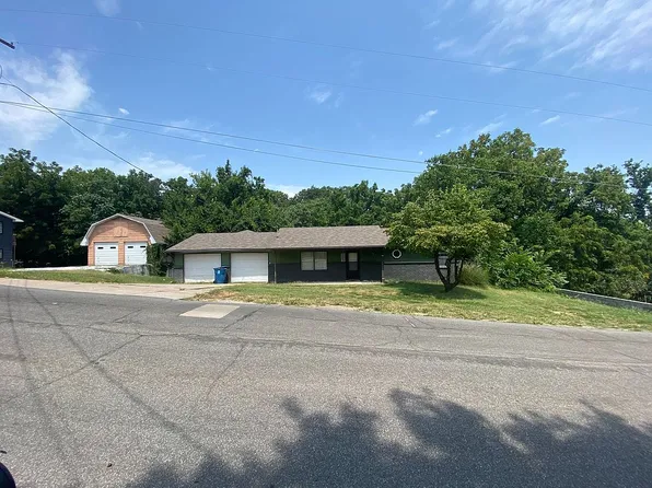 104 W South St, Neosho, MO 64850