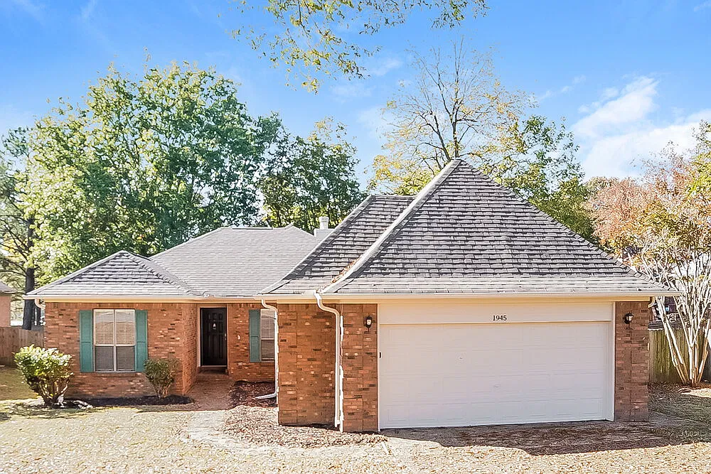 3 bed, 2.0 bath, 2201 sqft, $3,320 — Photo 1