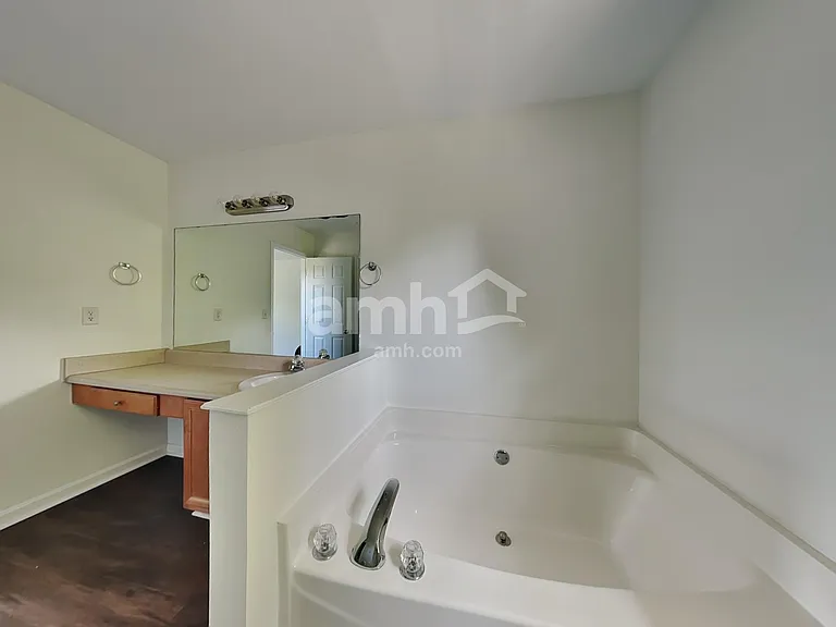 5 Natalie Ct — Photo 14