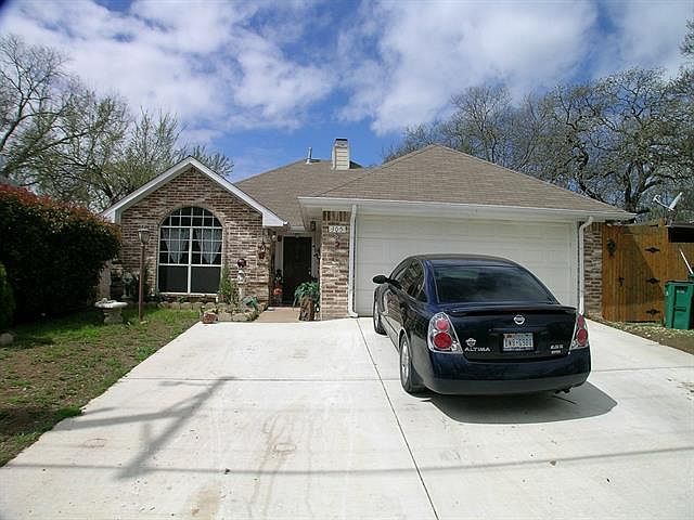 1st image of 305 N Lakeview Dr