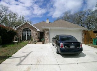 305 N Lakeview Dr, Lake Dallas, TX 75065