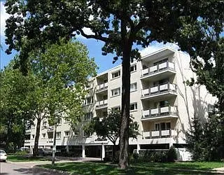 1535 Forest Ave APT 302 photo 1