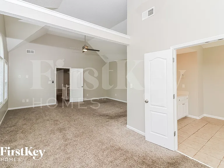 326 Hambrick Park — Photo 10