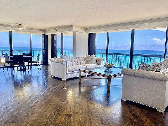 Grand Entertaining Spaces