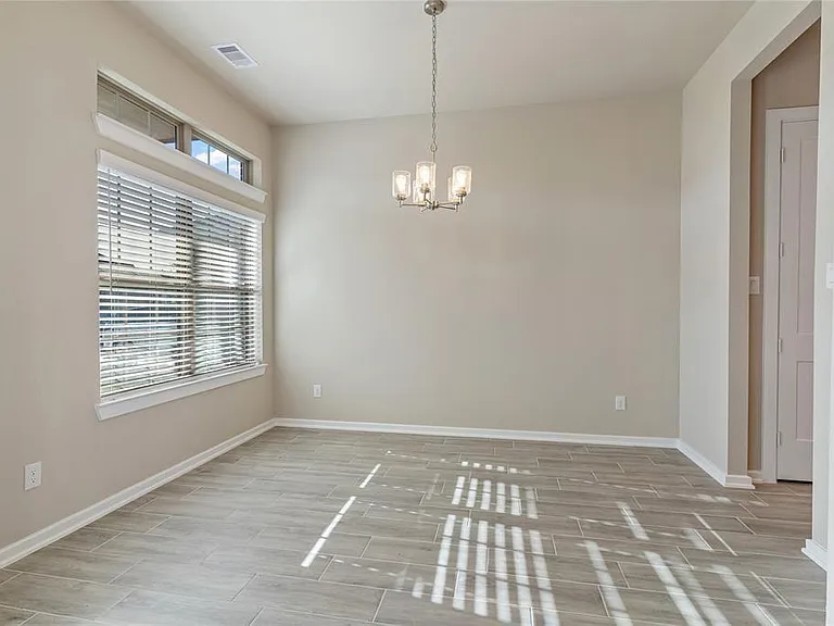 4207 Maple Glen Dr — Photo 5