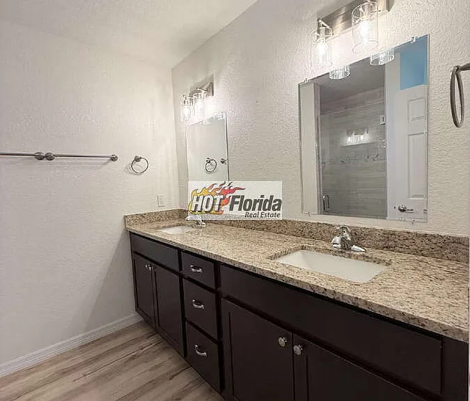 2320 W Wellston Rd — Photo 16