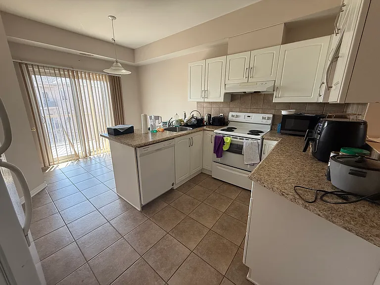 190 Rustic Hills Cres — Photo 12