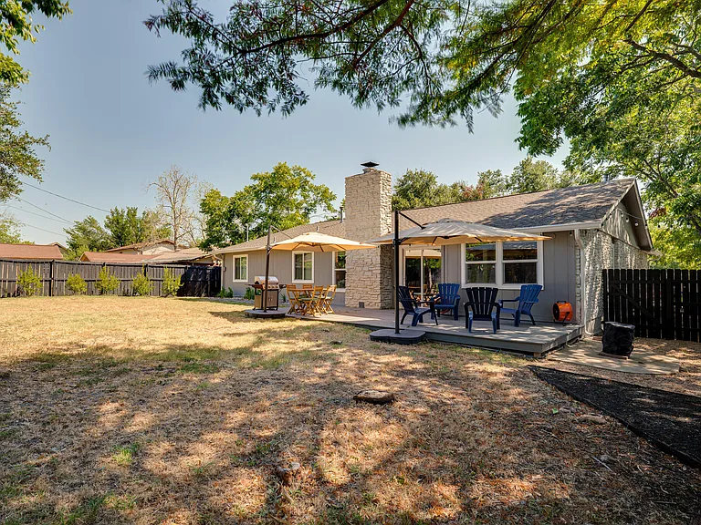 2202 Donna Dr — Photo 44