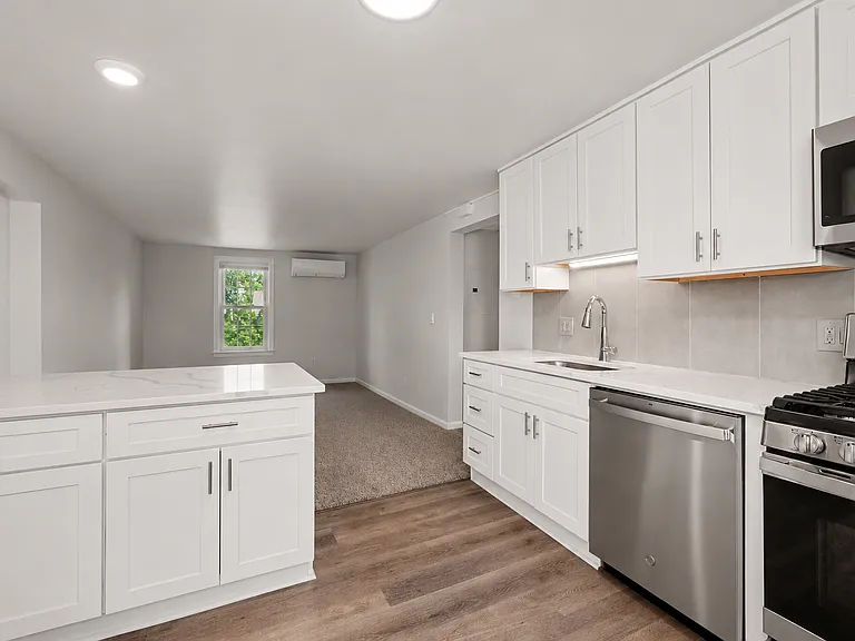 177 Davis Ave #3 — Photo 5