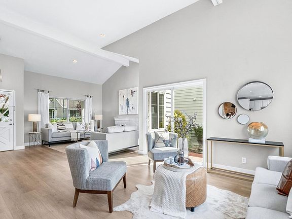 4th image of 728 Newport Cir