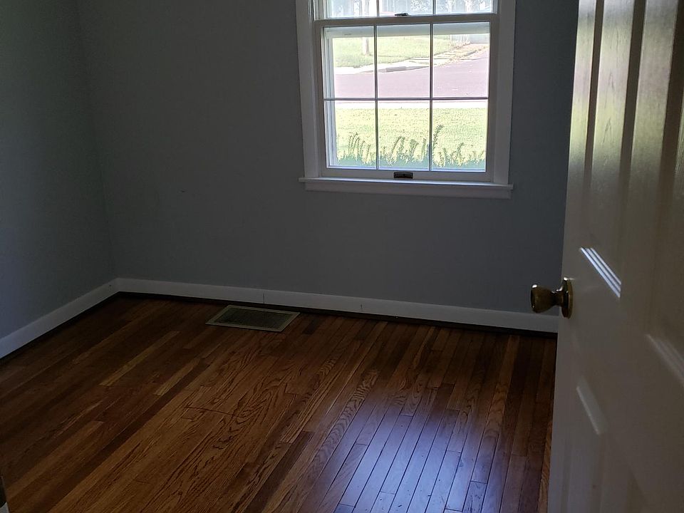 1st bedroom