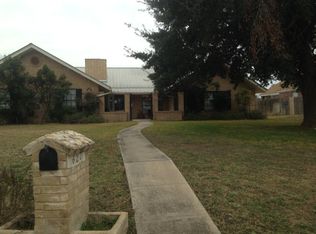 627 Rio St, Uvalde, TX 78801