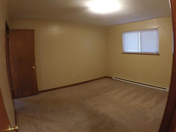 2nd image of 3332 Roosevelt Blvd