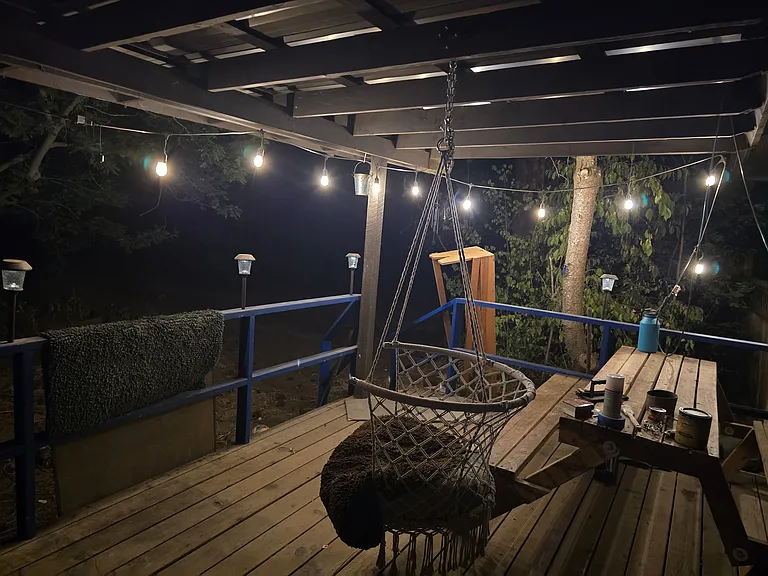 Deck with picnic table