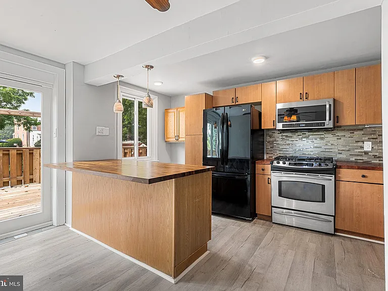 424 S Church St — Photo 10