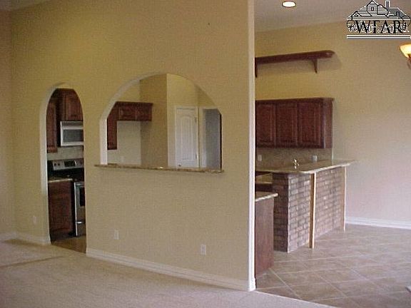 5th image of 1022 Taylor Ln