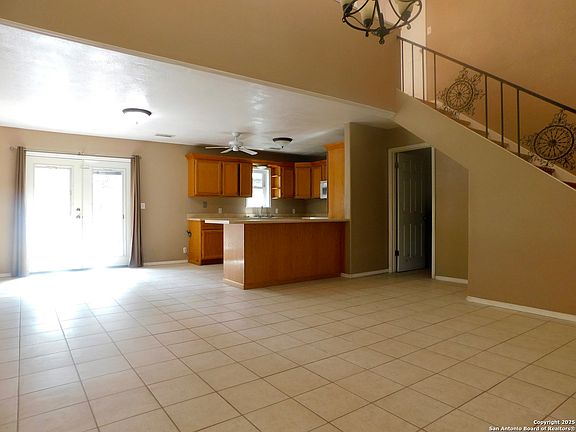 4th image of 30 CRESTLINE DR