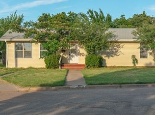 1401 Yucca Ln, Vernon, TX 76384