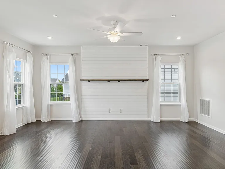 2030 Oglethorpe Dr — Photo 14