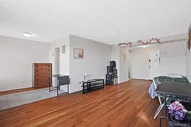 84-20 153rd Avenue, #5H