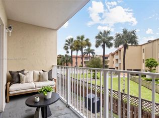 5201 Geneva Way APT 213, Doral, FL 33166