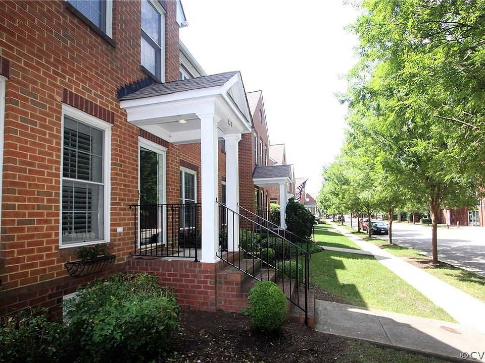 1st image of 229 Herman Melville Ave Unit Na