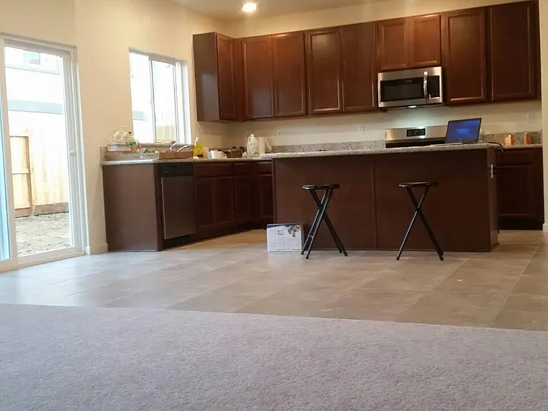 Golden Alder St — Photo 2